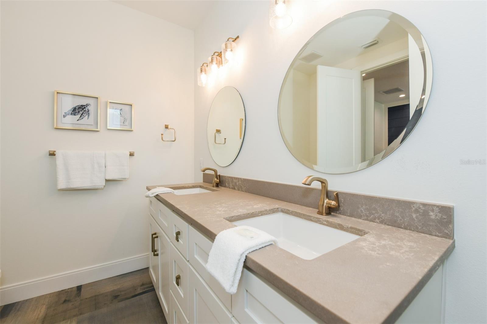 Image 48 of 91 For 403 20th Place N