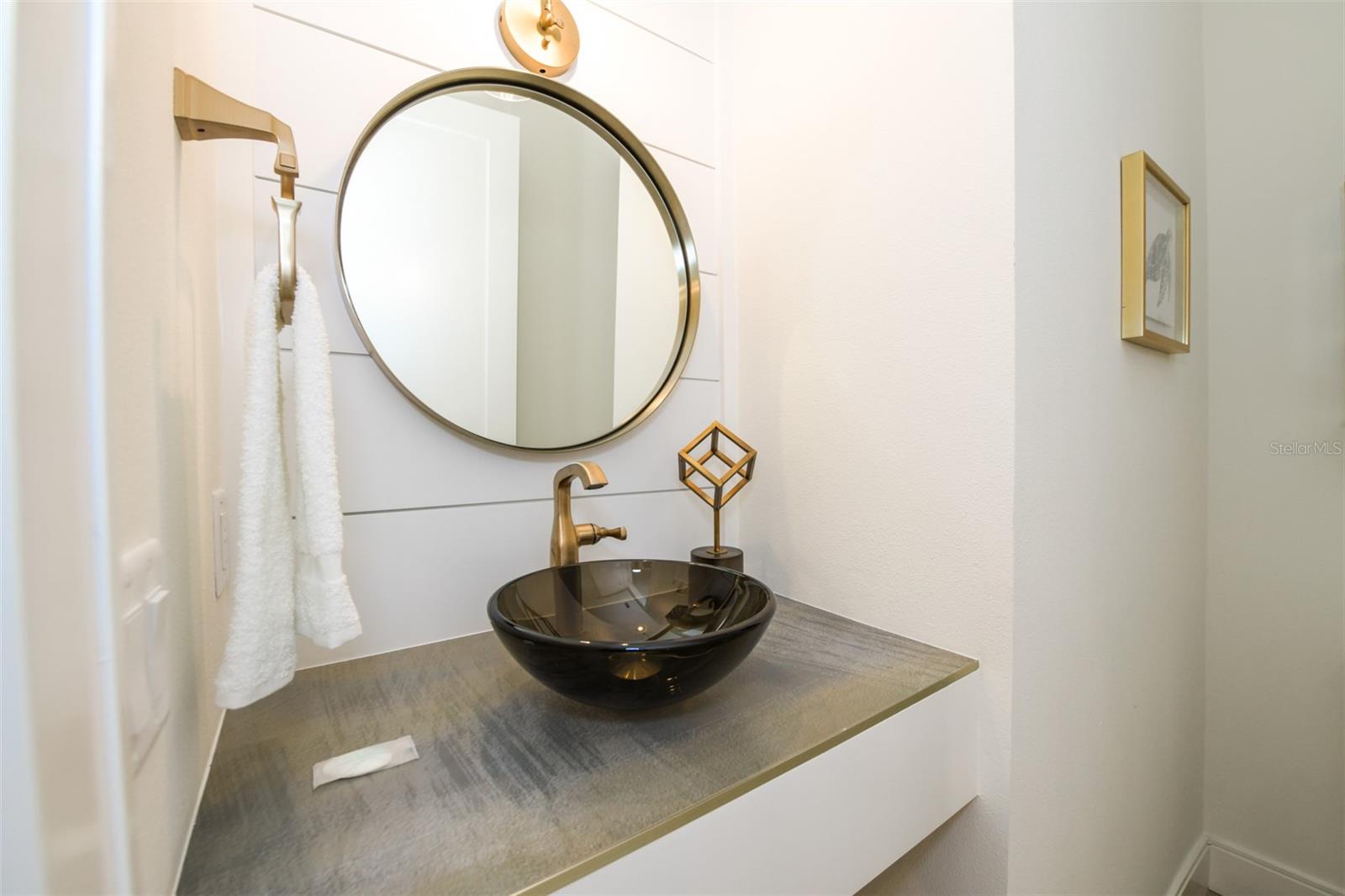 Image 53 of 91 For 403 20th Place N