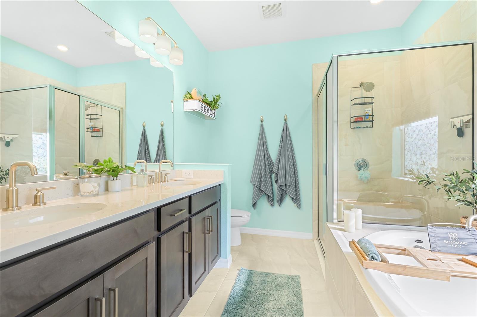 Image 17 of 49 For 15061 Shady Palms Lane