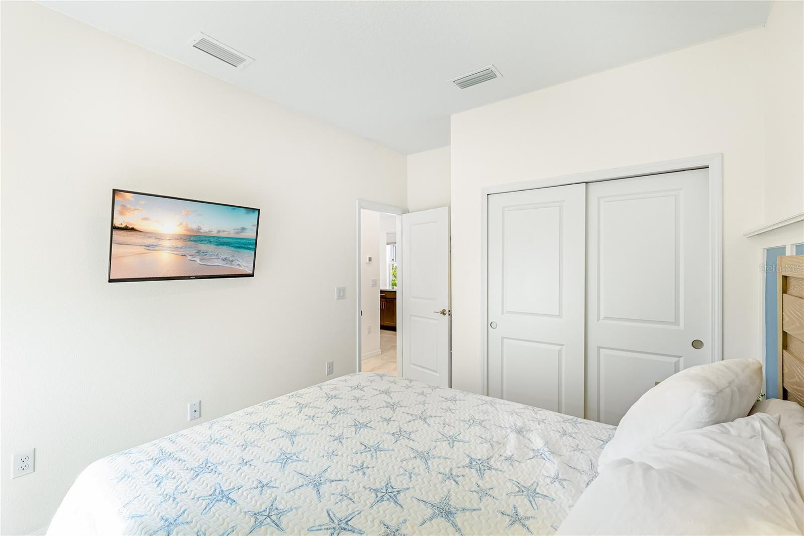 Image 20 of 49 For 15061 Shady Palms Lane