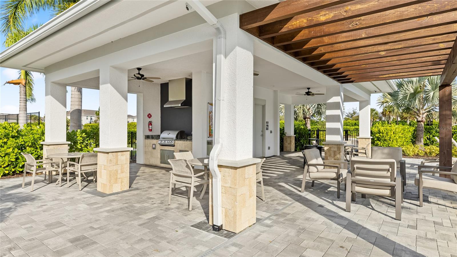 Image 38 of 49 For 15061 Shady Palms Lane