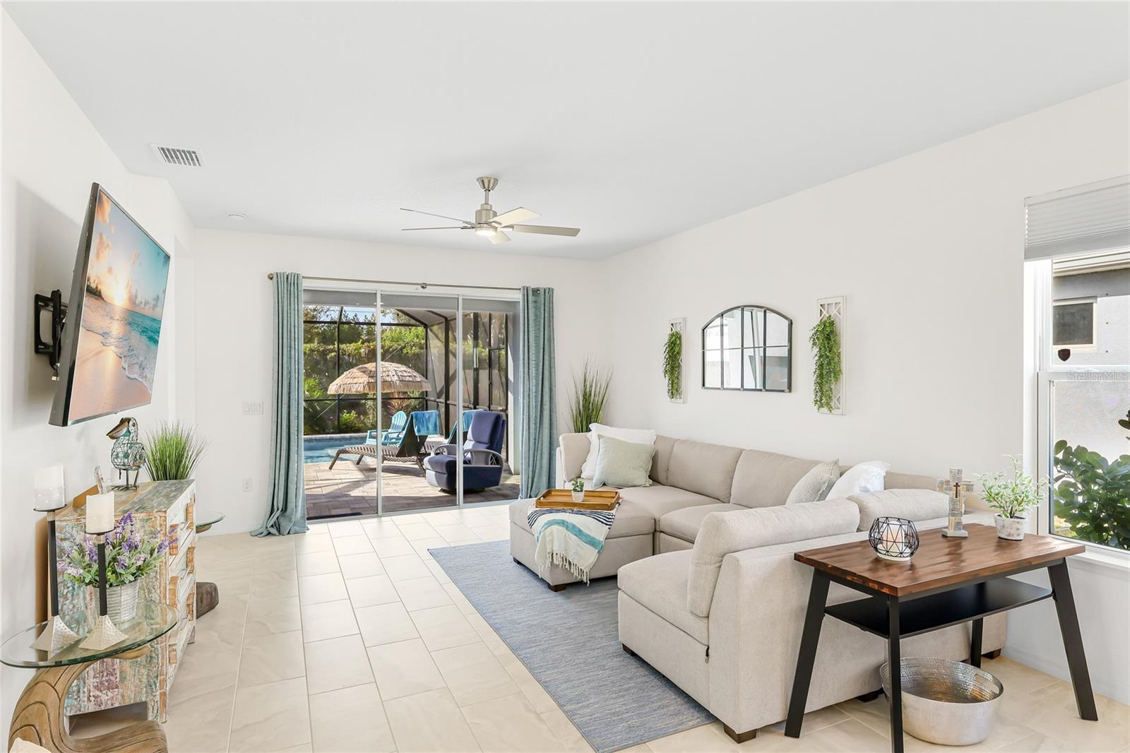 Image 9 of 49 For 15061 Shady Palms Lane