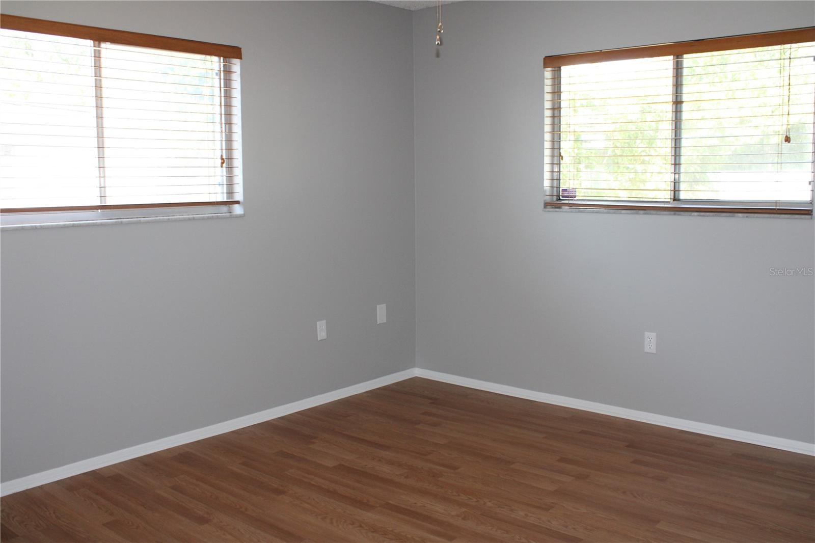 Image 11 of 32 For 4024 13th Avenue W