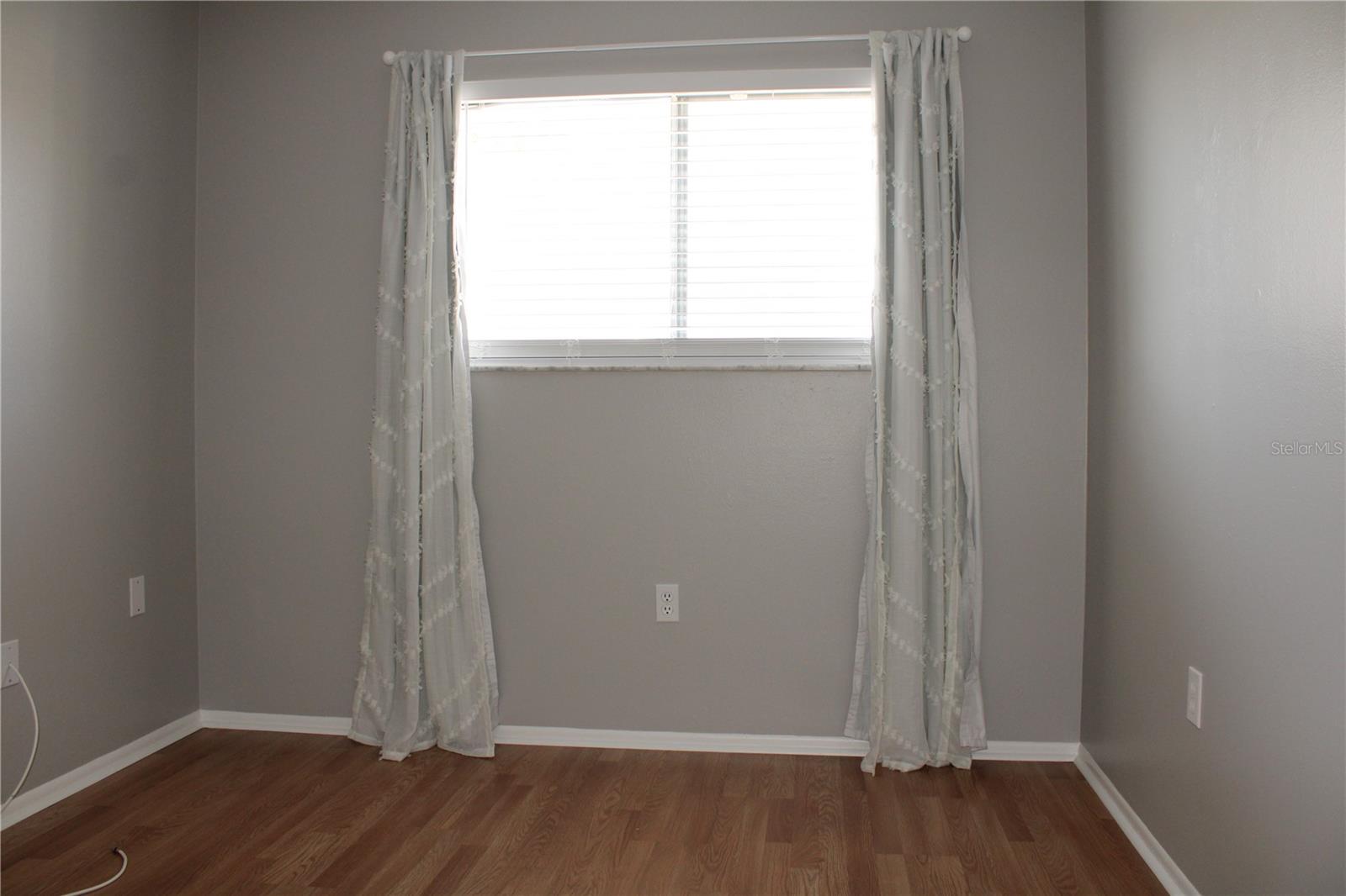 Image 15 of 32 For 4024 13th Avenue W