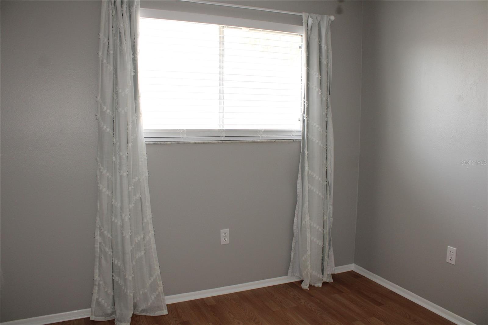 Image 17 of 32 For 4024 13th Avenue W