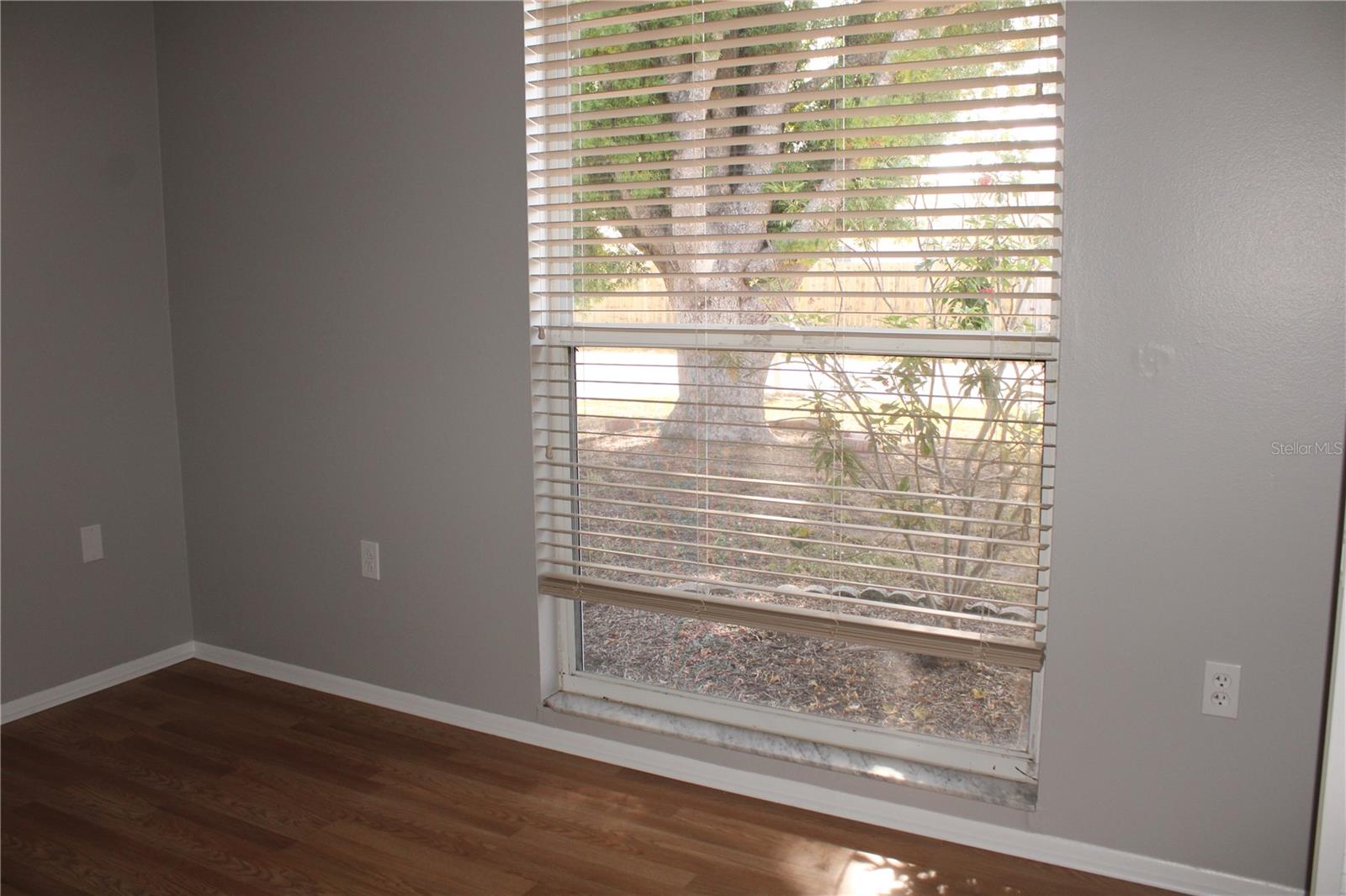 Image 20 of 32 For 4024 13th Avenue W