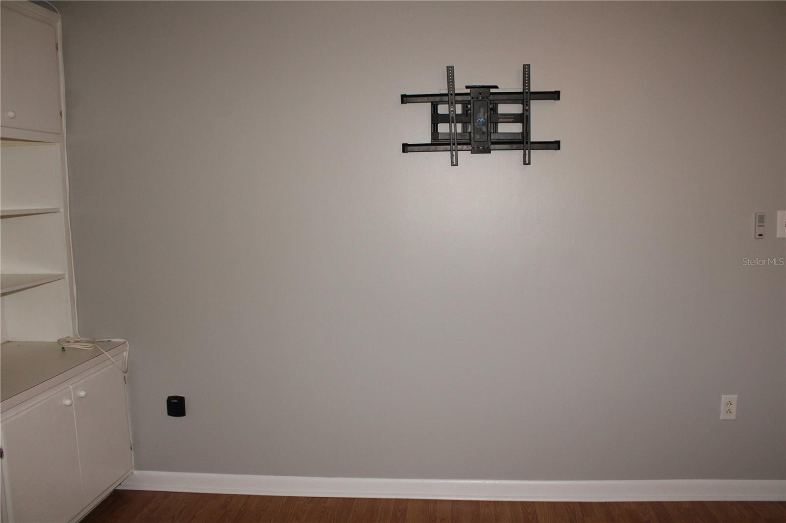 Image 23 of 32 For 4024 13th Avenue W