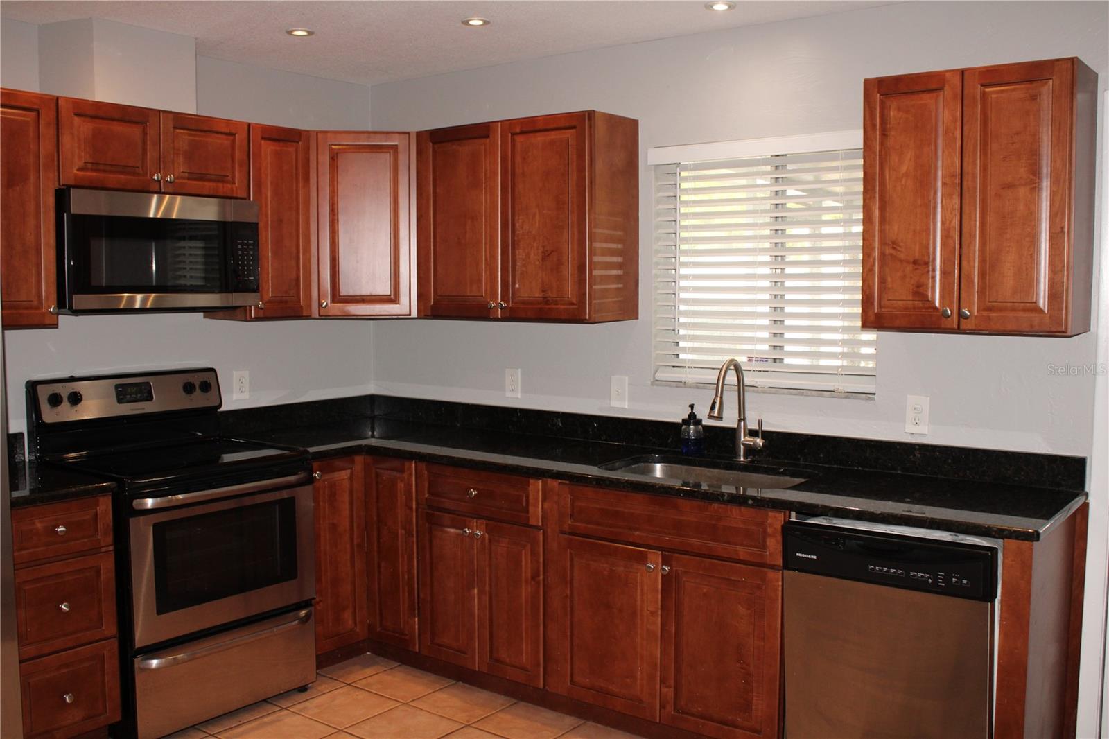 Image 4 of 32 For 4024 13th Avenue W