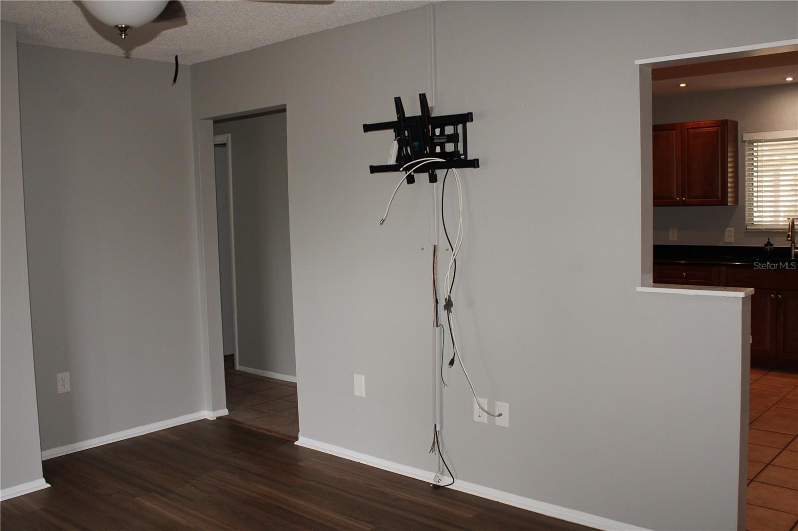 Image 9 of 32 For 4024 13th Avenue W