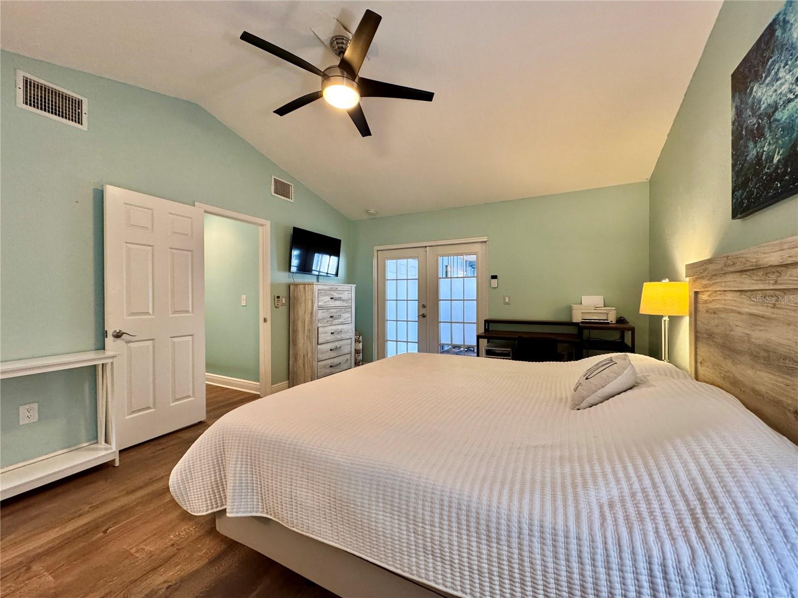 Image 21 of 75 For 4124 Pinar Drive