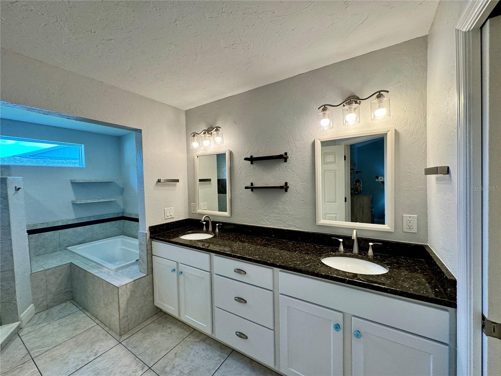 Image 25 of 75 For 4124 Pinar Drive