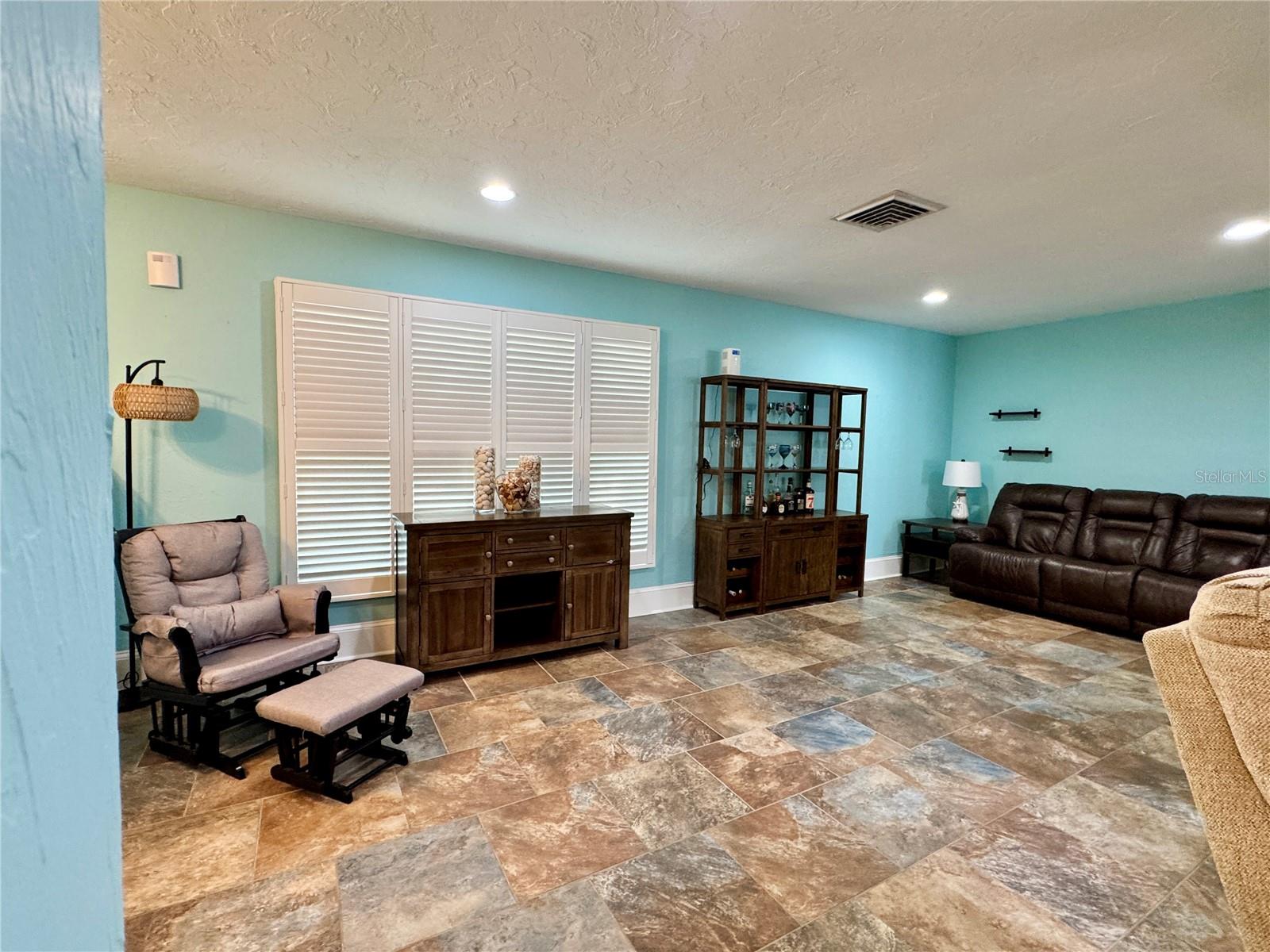 Image 4 of 75 For 4124 Pinar Drive