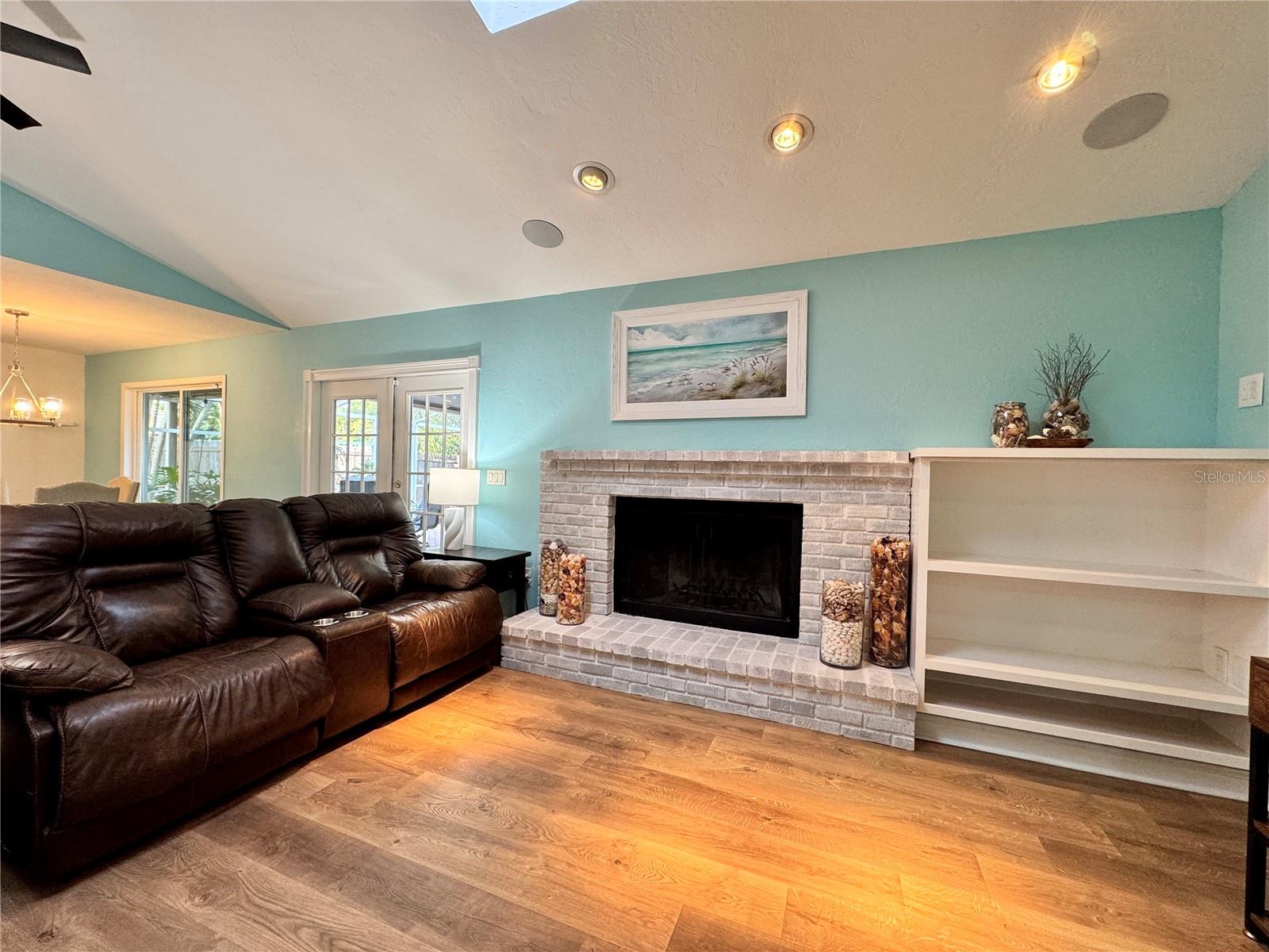 Image 9 of 75 For 4124 Pinar Drive