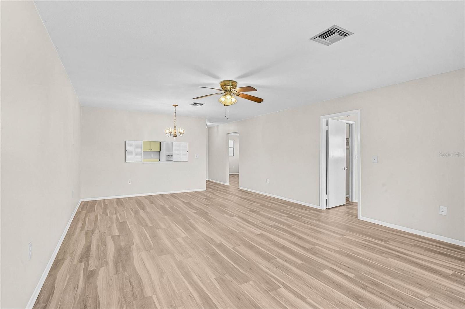 Image 11 of 47 For 1009 75th Street Parkway W