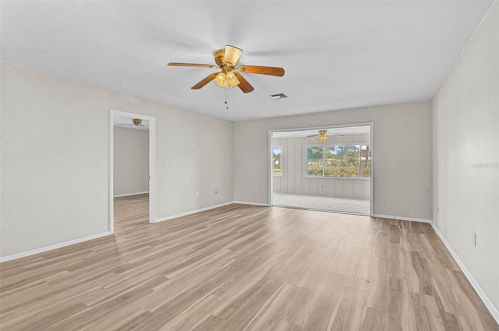 Image 14 of 47 For 1009 75th Street Parkway W