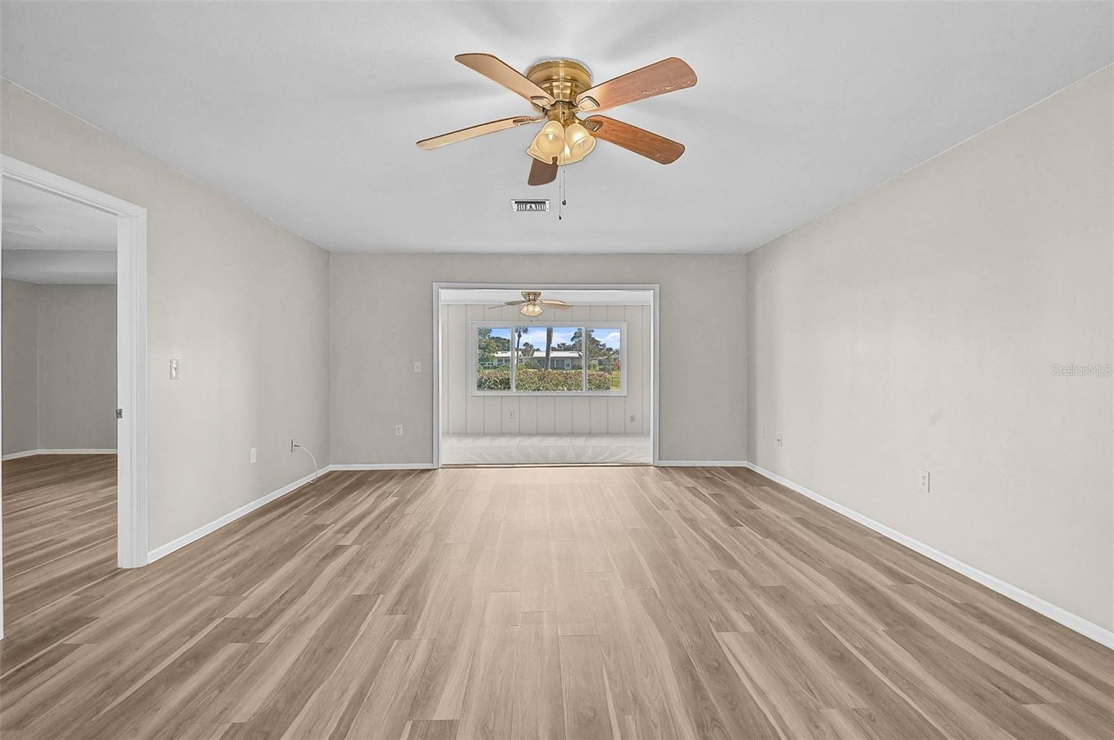 Image 15 of 47 For 1009 75th Street Parkway W