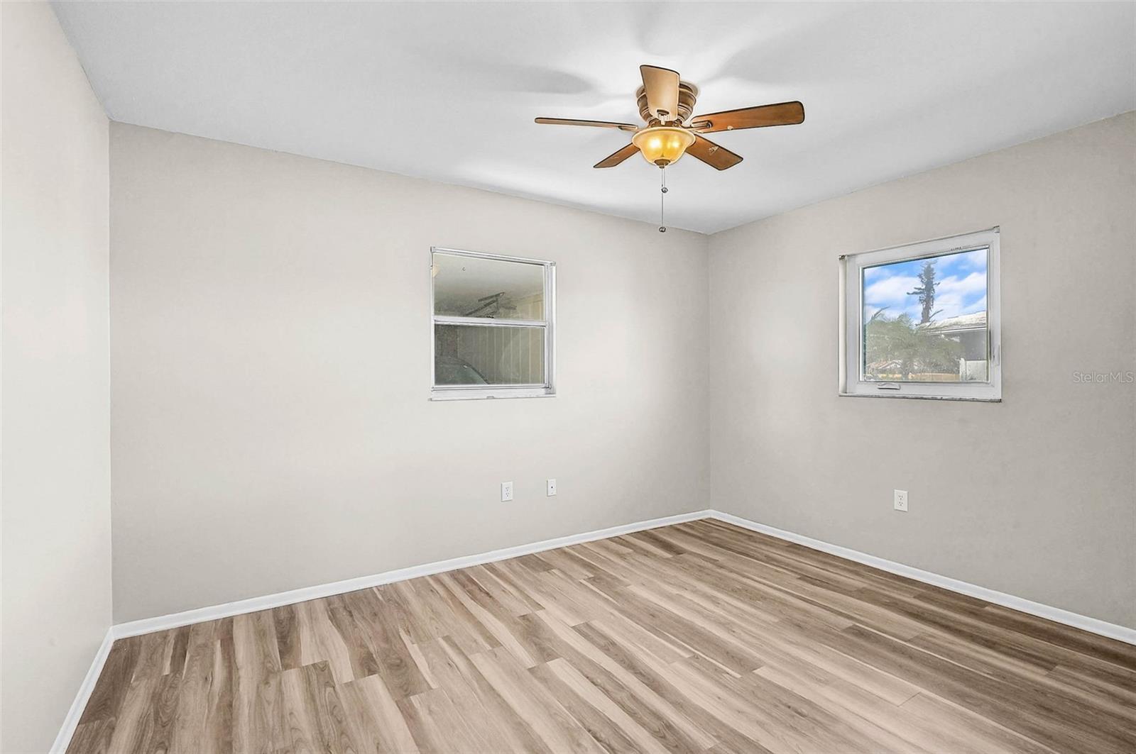 Image 16 of 47 For 1009 75th Street Parkway W