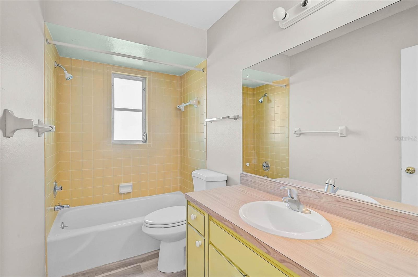 Image 18 of 47 For 1009 75th Street Parkway W