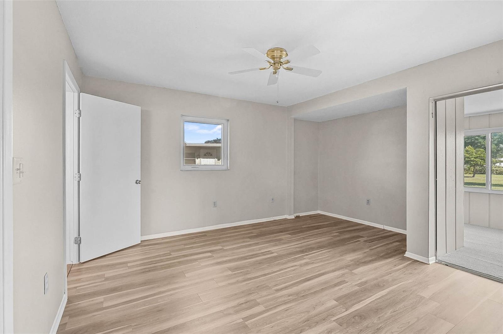 Image 19 of 47 For 1009 75th Street Parkway W