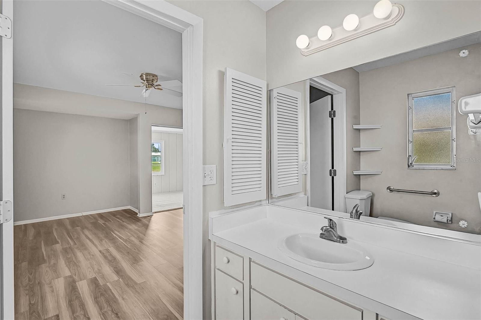 Image 23 of 47 For 1009 75th Street Parkway W