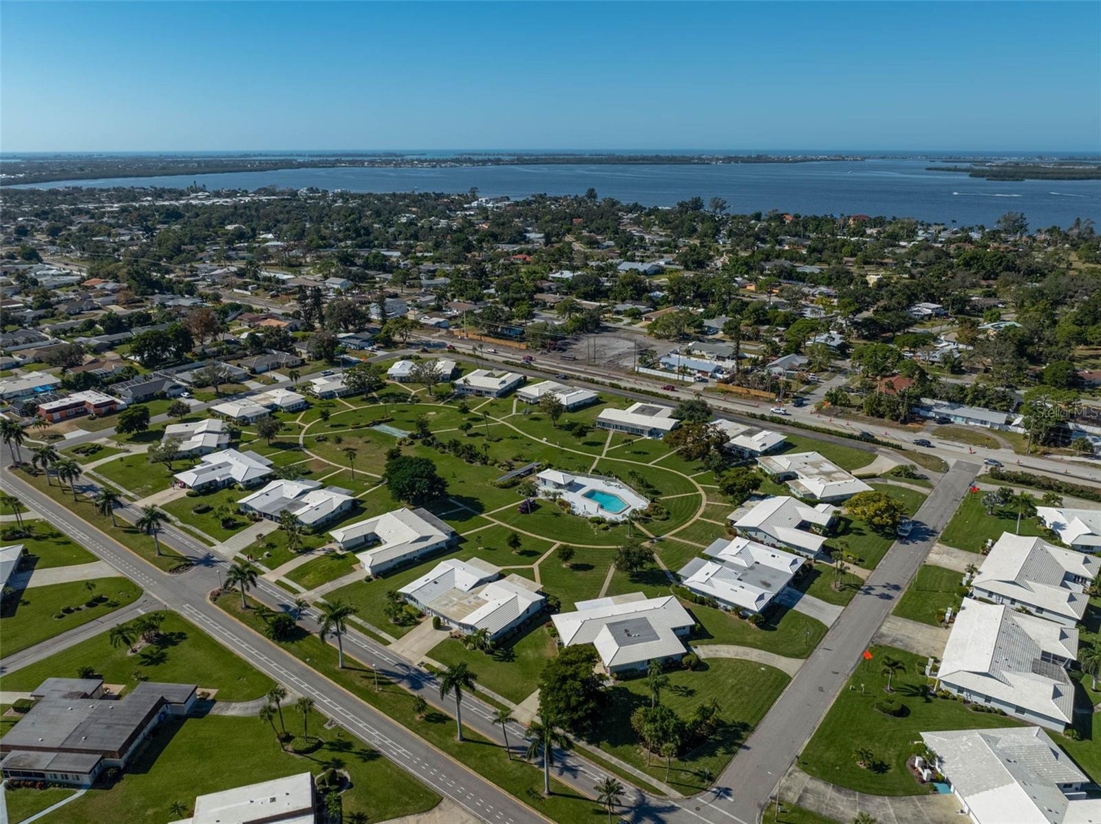 Image 42 of 47 For 1009 75th Street Parkway W