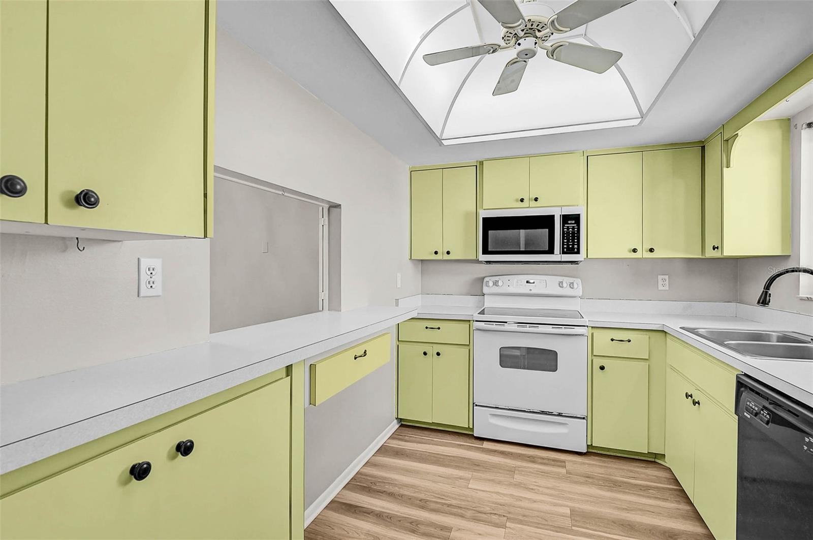 Image 5 of 47 For 1009 75th Street Parkway W