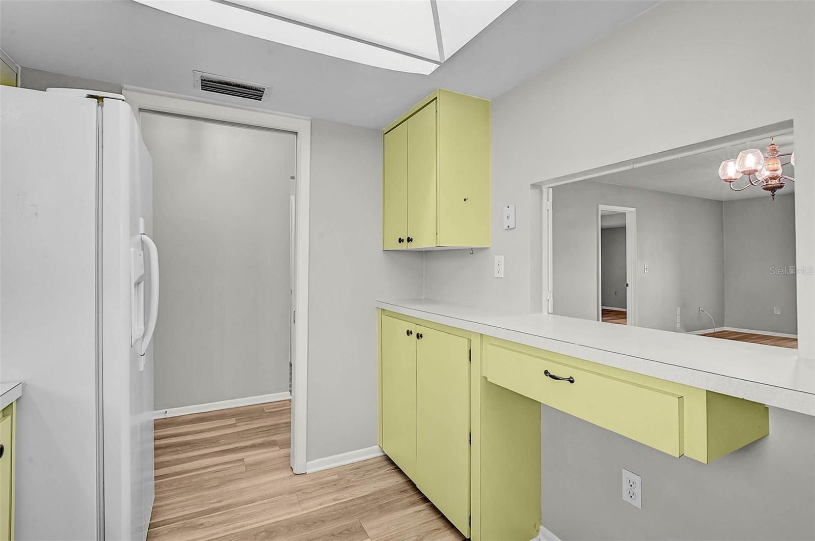 Image 7 of 47 For 1009 75th Street Parkway W