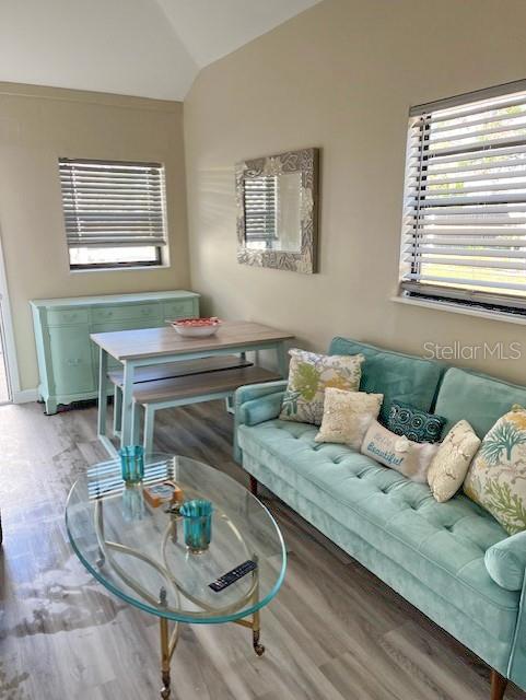 Image 7 of 13 For 111 Avenida De La Isla