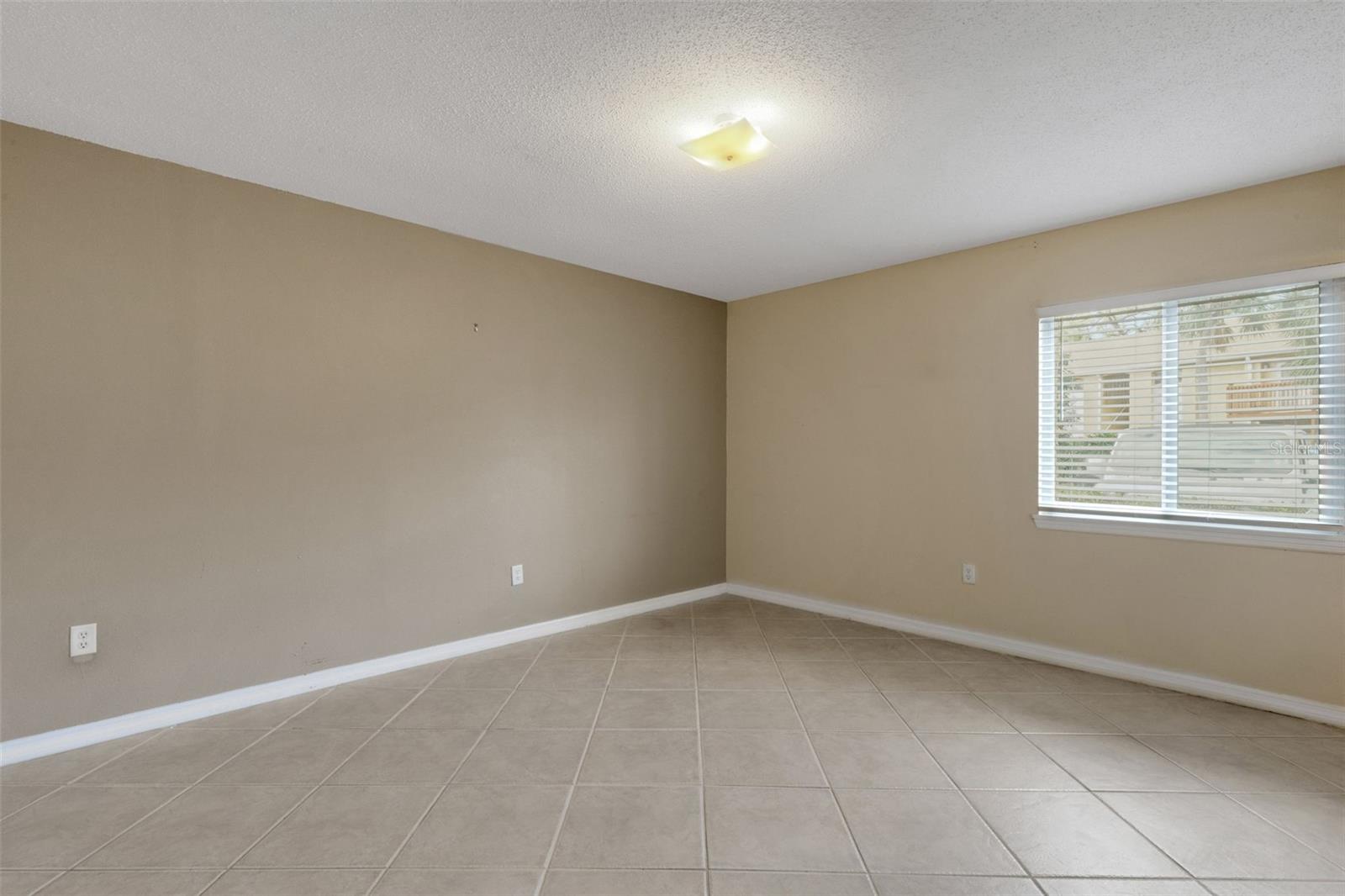 Image 25 of 39 For 1737 Parakeet Way 608