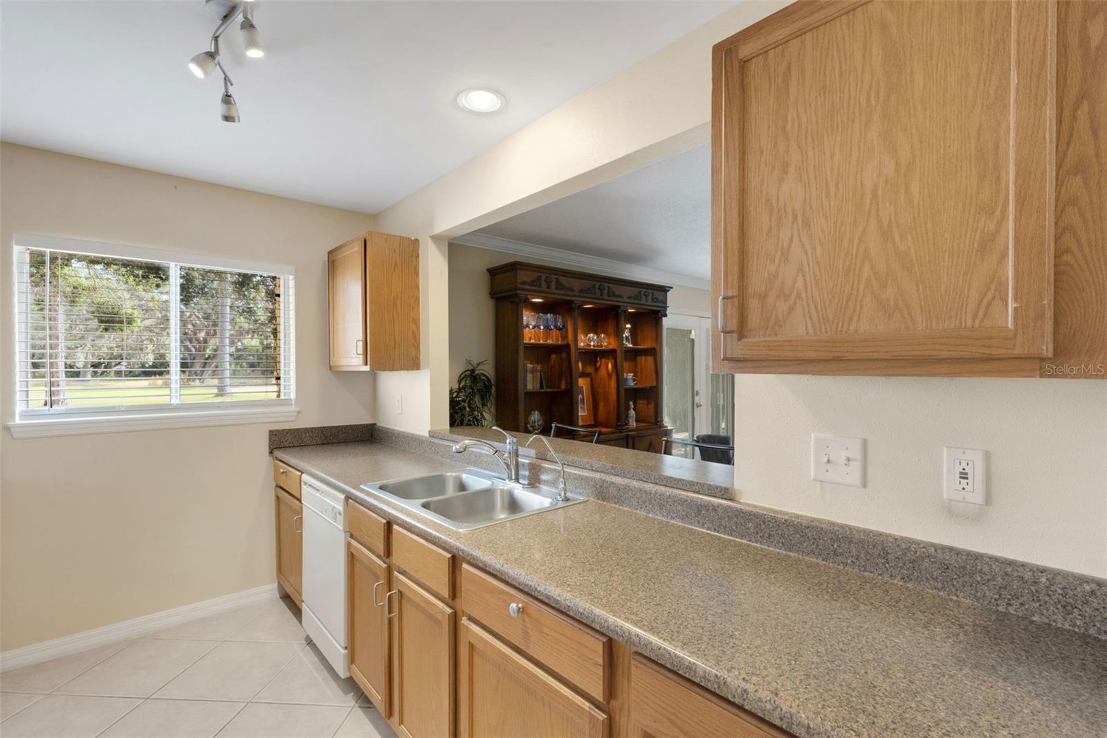 Image 7 of 39 For 1737 Parakeet Way 608