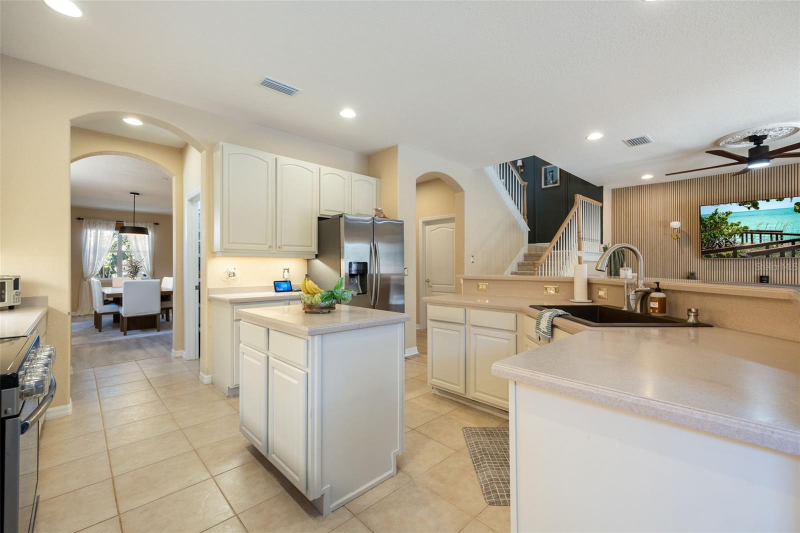 Image 5 of 54 For 1800 Scarlett Avenue