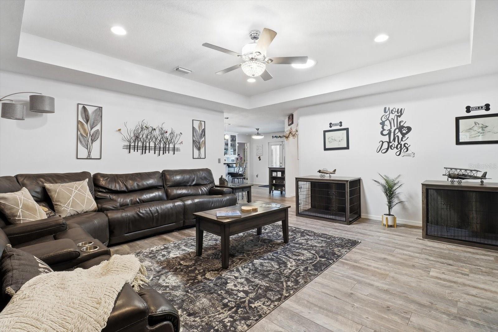 Listing photo id 8 for 3727 Boxelder Way