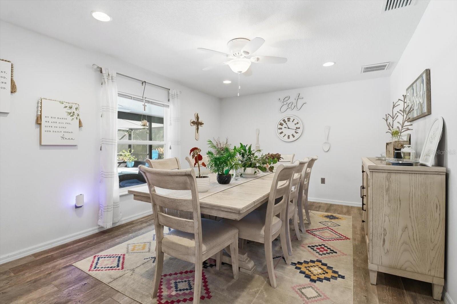 Listing photo id 10 for 3727 Boxelder Way