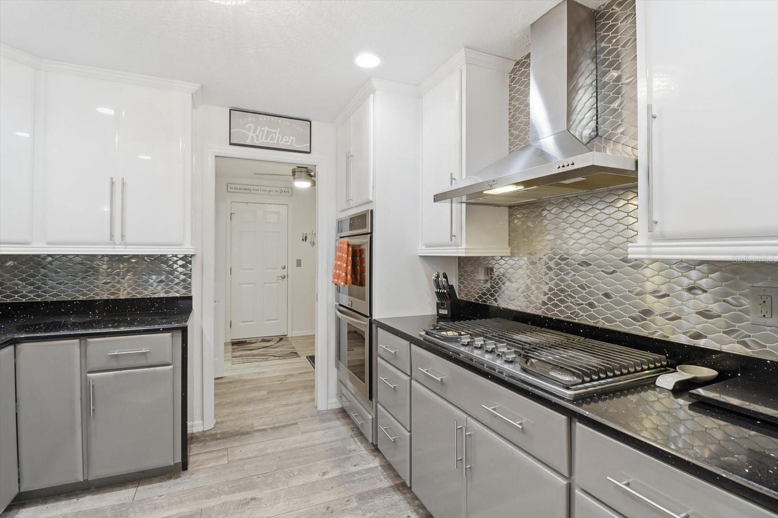 Listing photo id 13 for 3727 Boxelder Way