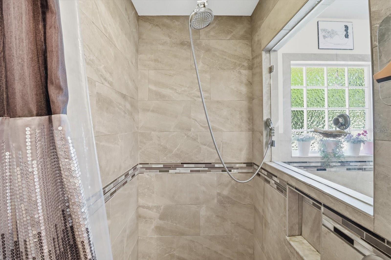 Listing photo id 23 for 3727 Boxelder Way