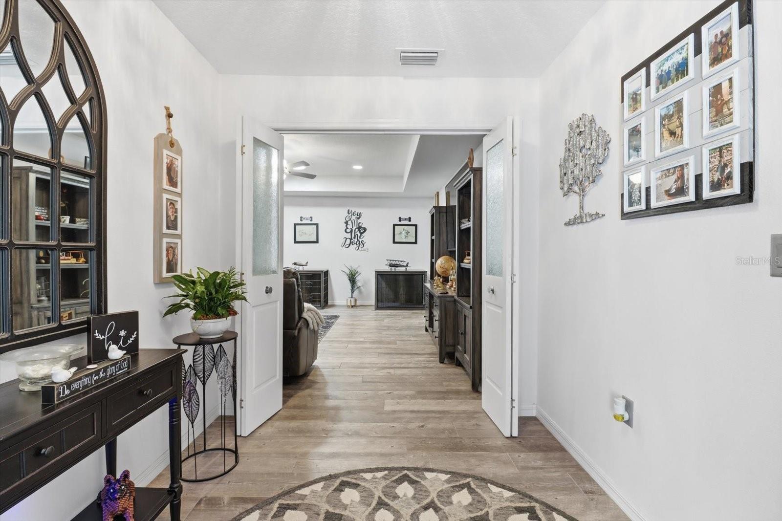 Listing photo id 7 for 3727 Boxelder Way