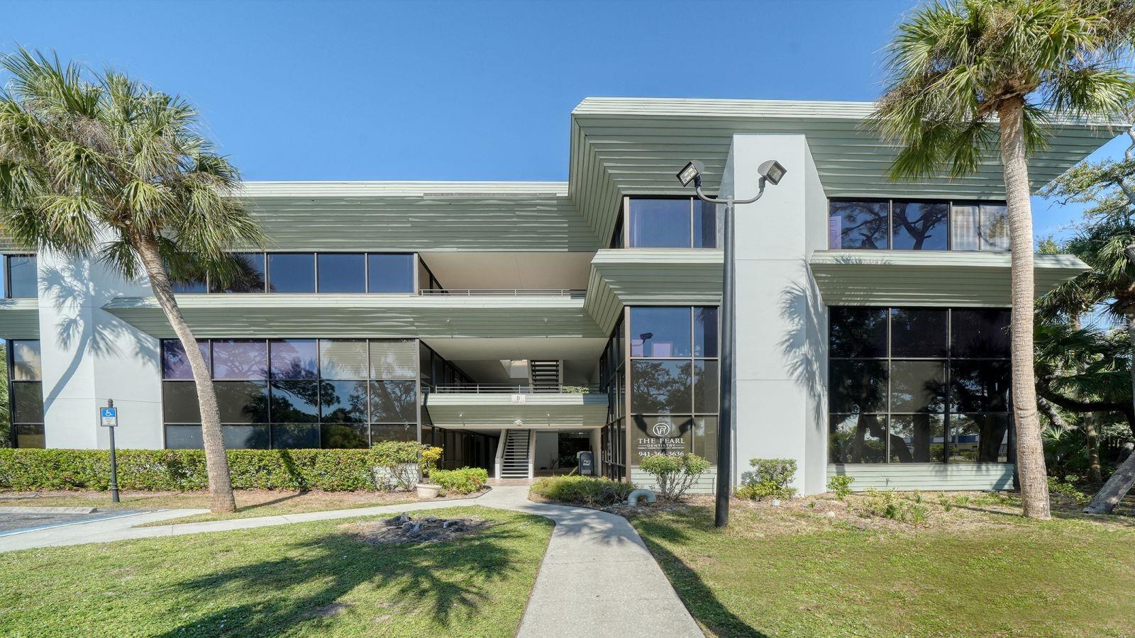 Image 11 of 28 For 2477 Stickney Point Road 57-60