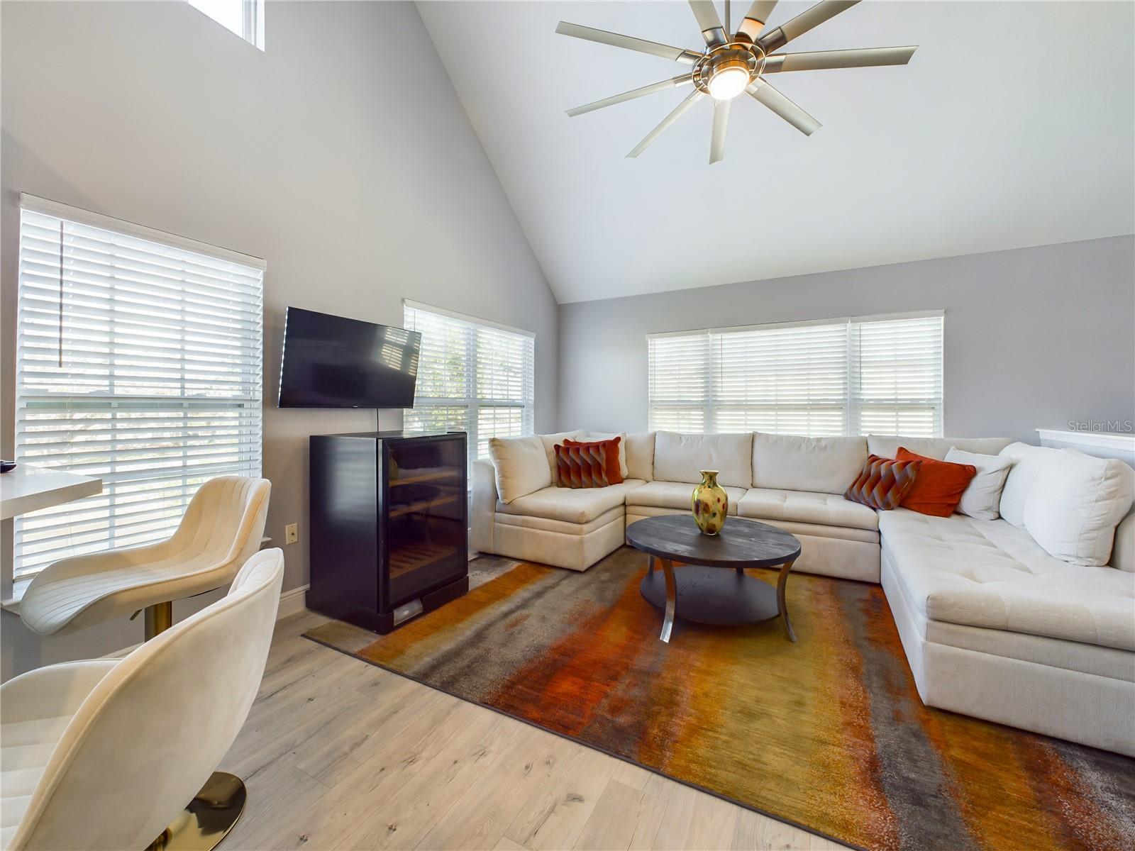 Image 12 of 51 For 5521 Rosehill Road 203