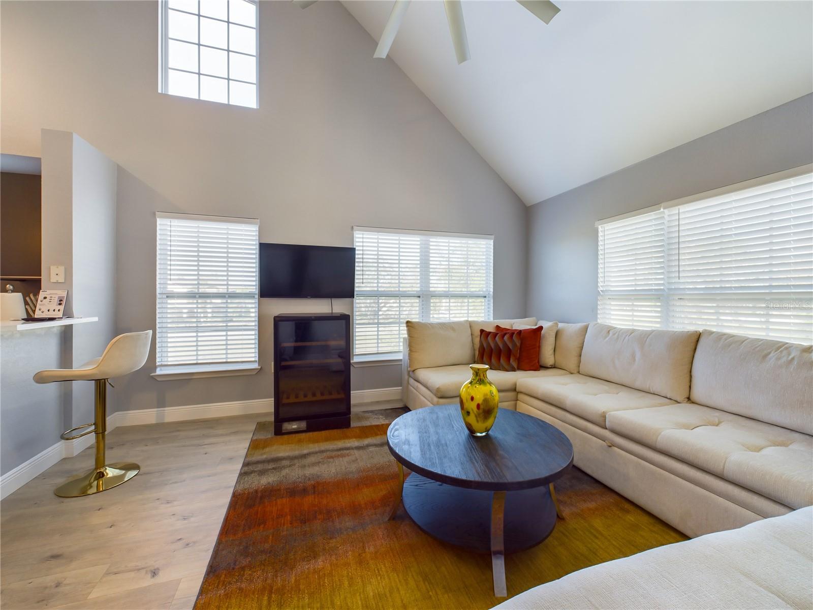 Image 13 of 51 For 5521 Rosehill Road 203