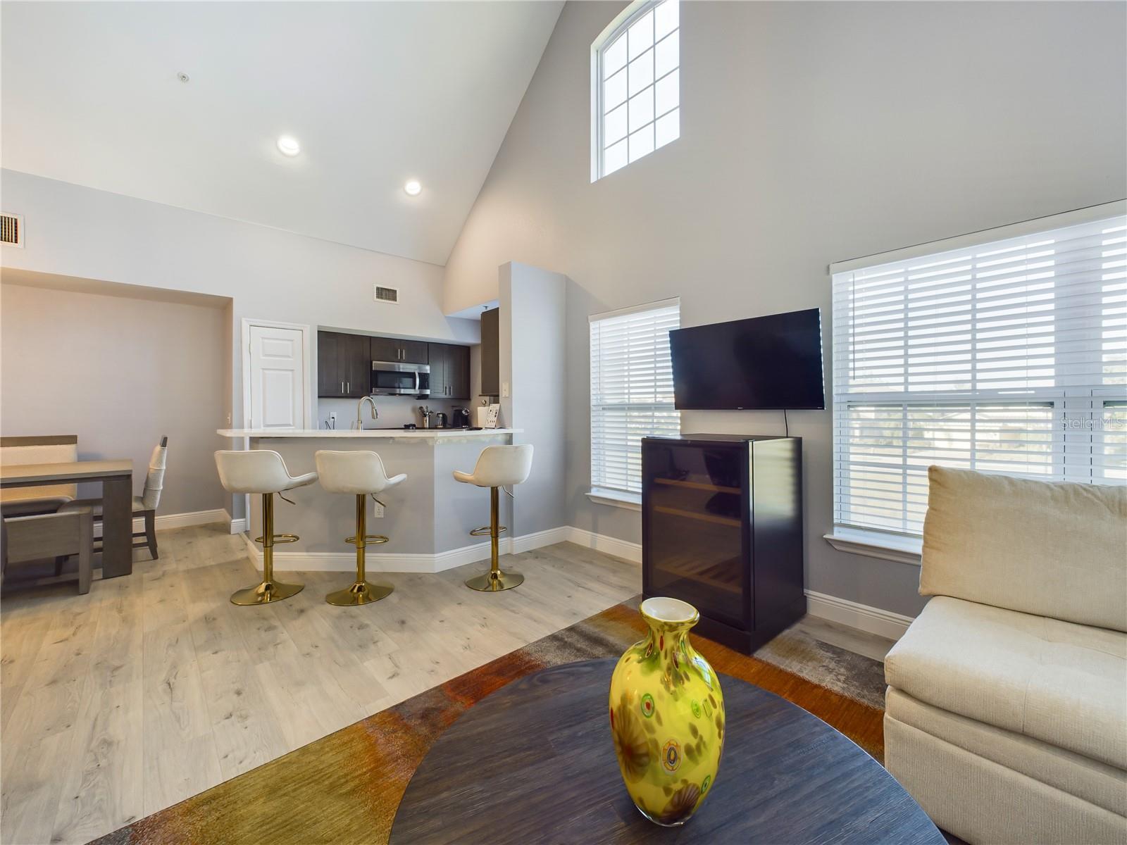 Image 14 of 51 For 5521 Rosehill Road 203