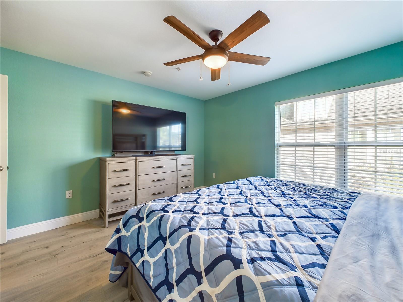 Image 15 of 51 For 5521 Rosehill Road 203