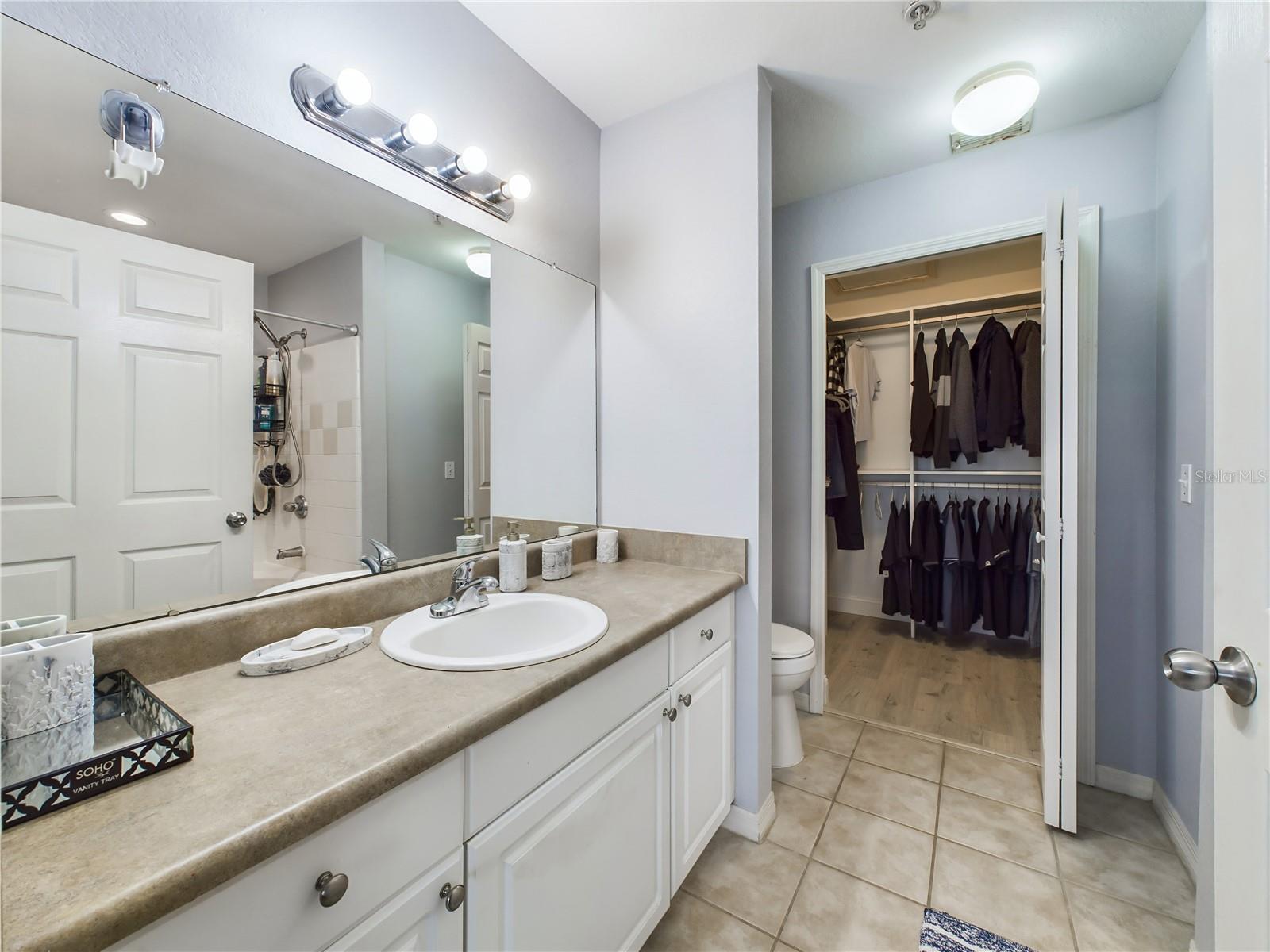 Image 18 of 51 For 5521 Rosehill Road 203