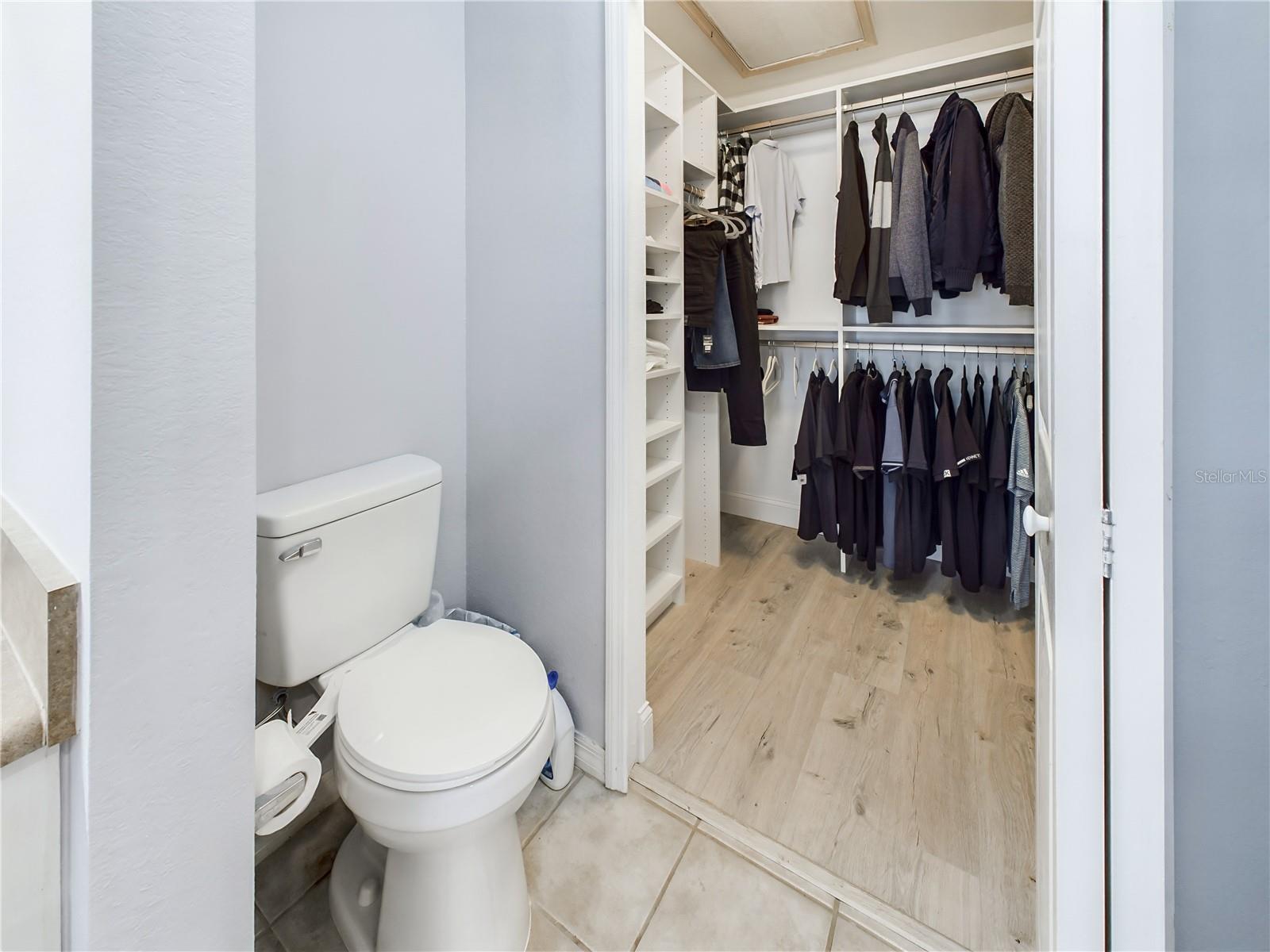 Image 20 of 51 For 5521 Rosehill Road 203