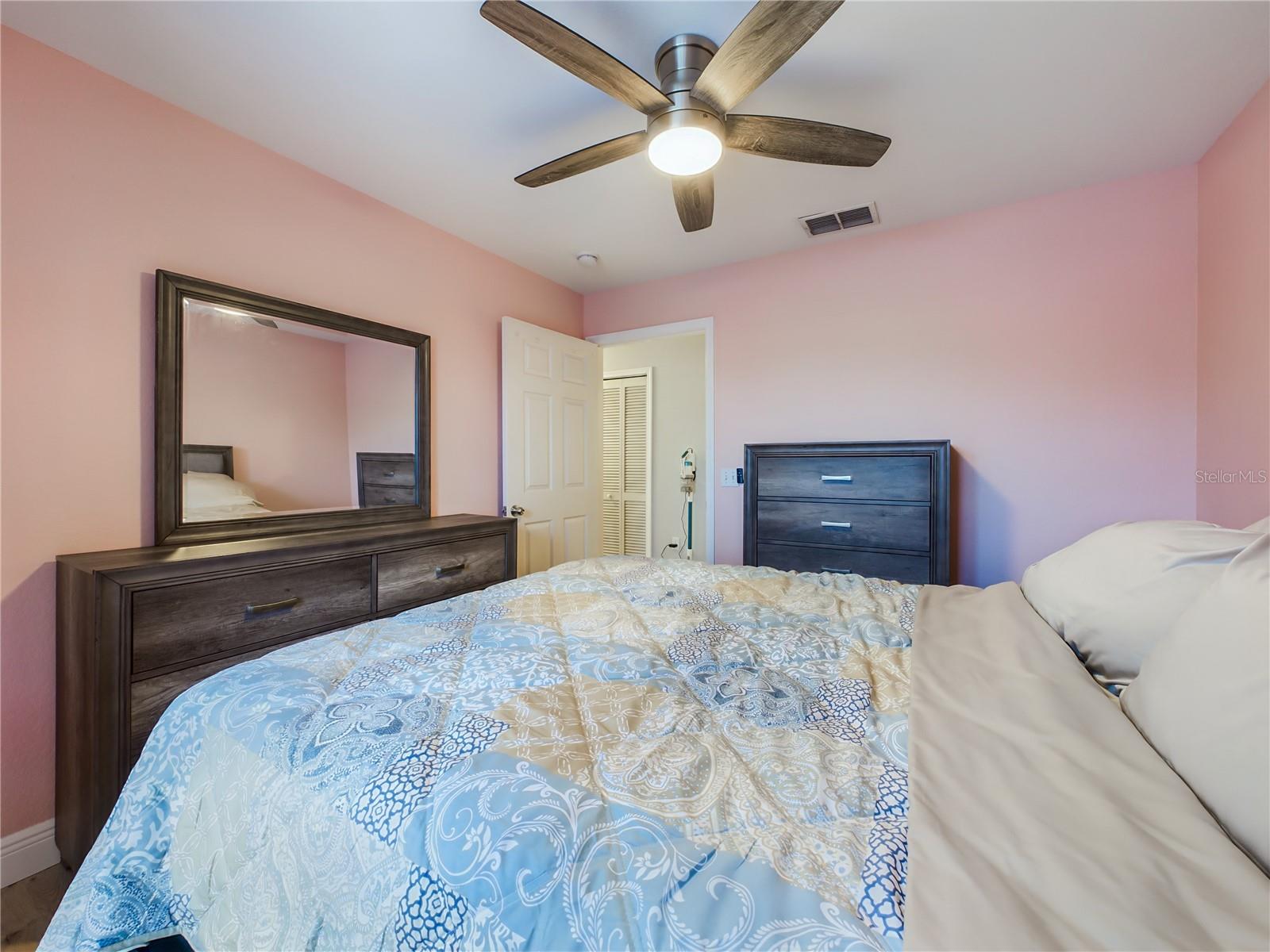 Image 27 of 51 For 5521 Rosehill Road 203