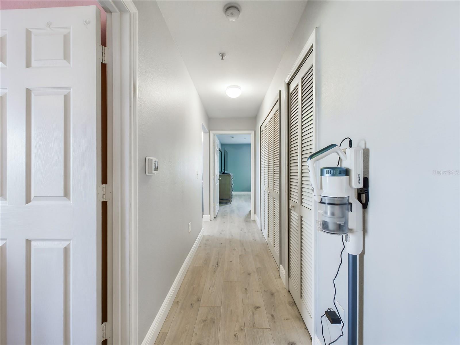 Image 34 of 51 For 5521 Rosehill Road 203