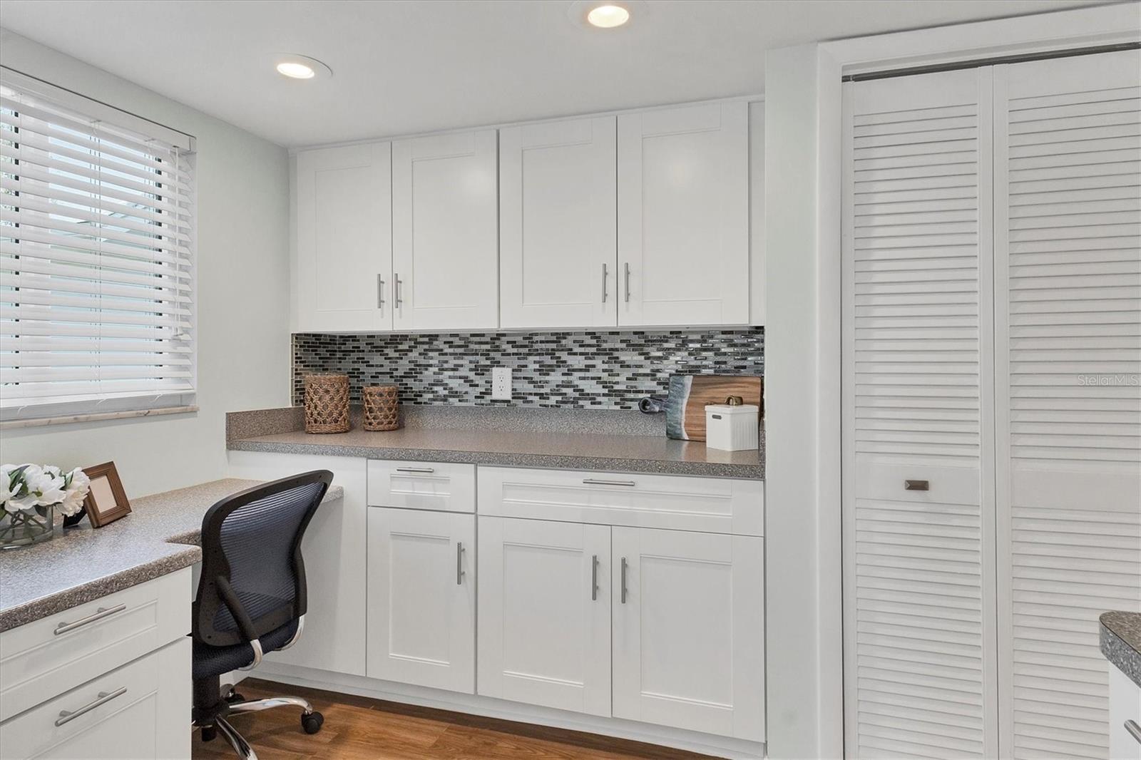 Image 9 of 31 For 7304 11th Avenue W