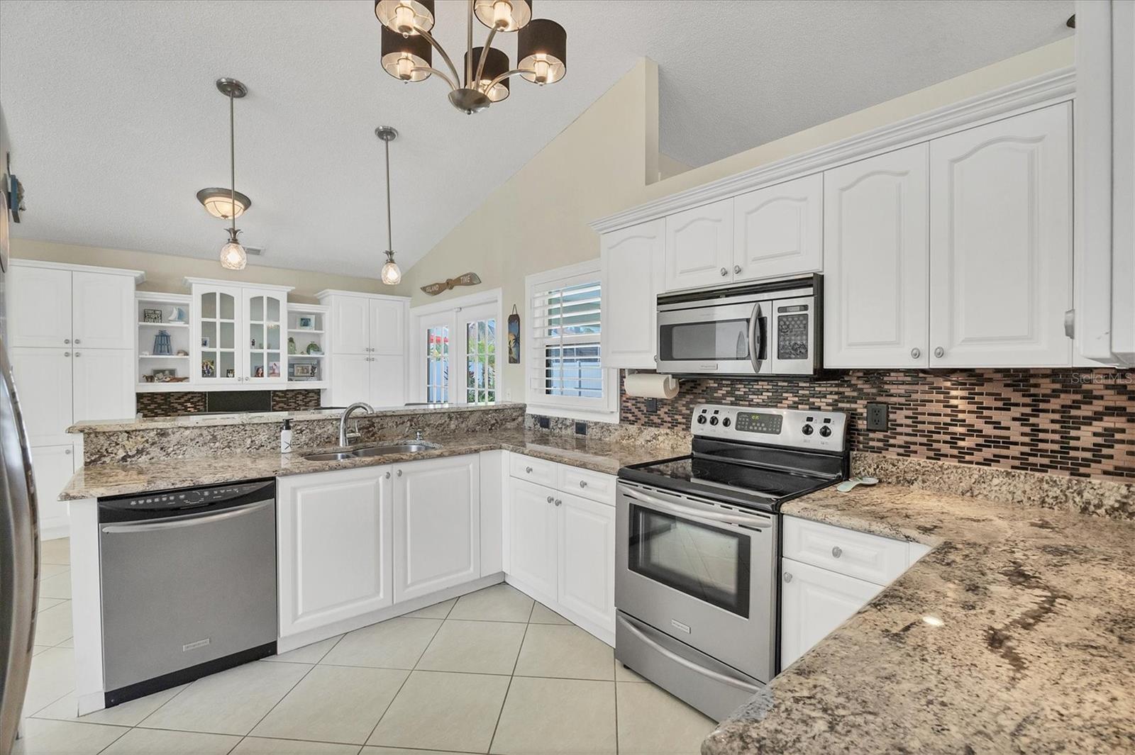 Image 11 of 31 For 4525 Windsor Court E