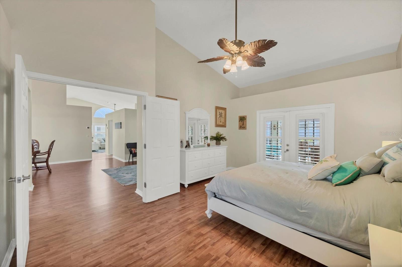 Image 16 of 31 For 4525 Windsor Court E