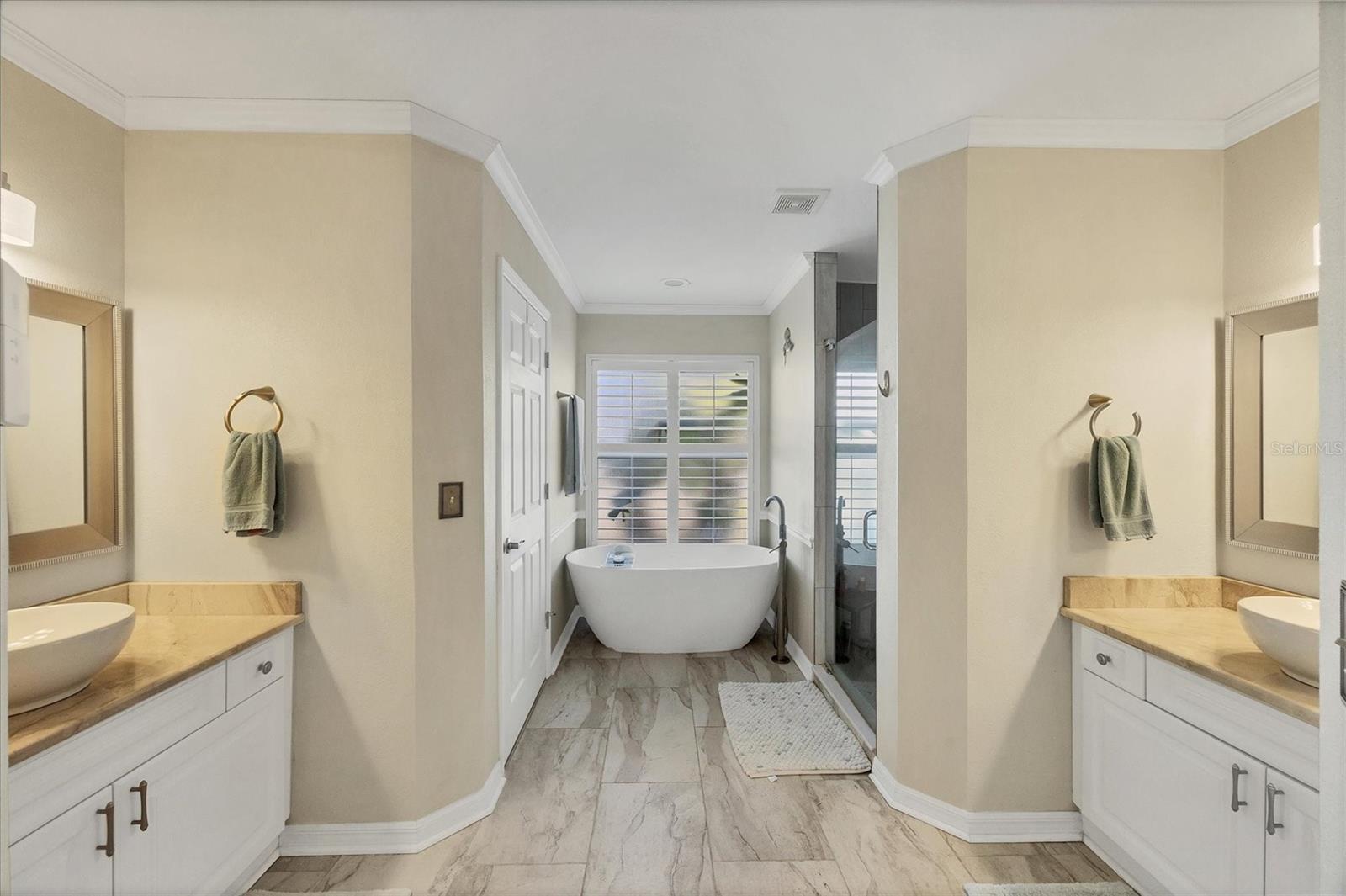 Image 17 of 31 For 4525 Windsor Court E