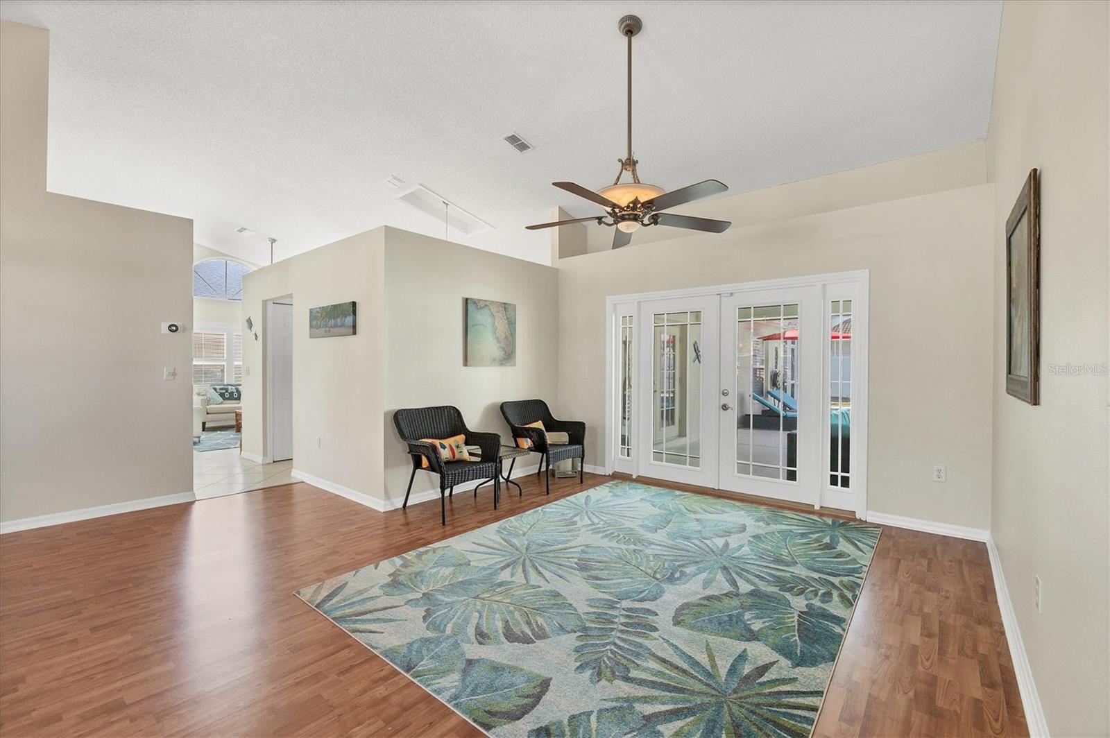 Image 4 of 31 For 4525 Windsor Court E